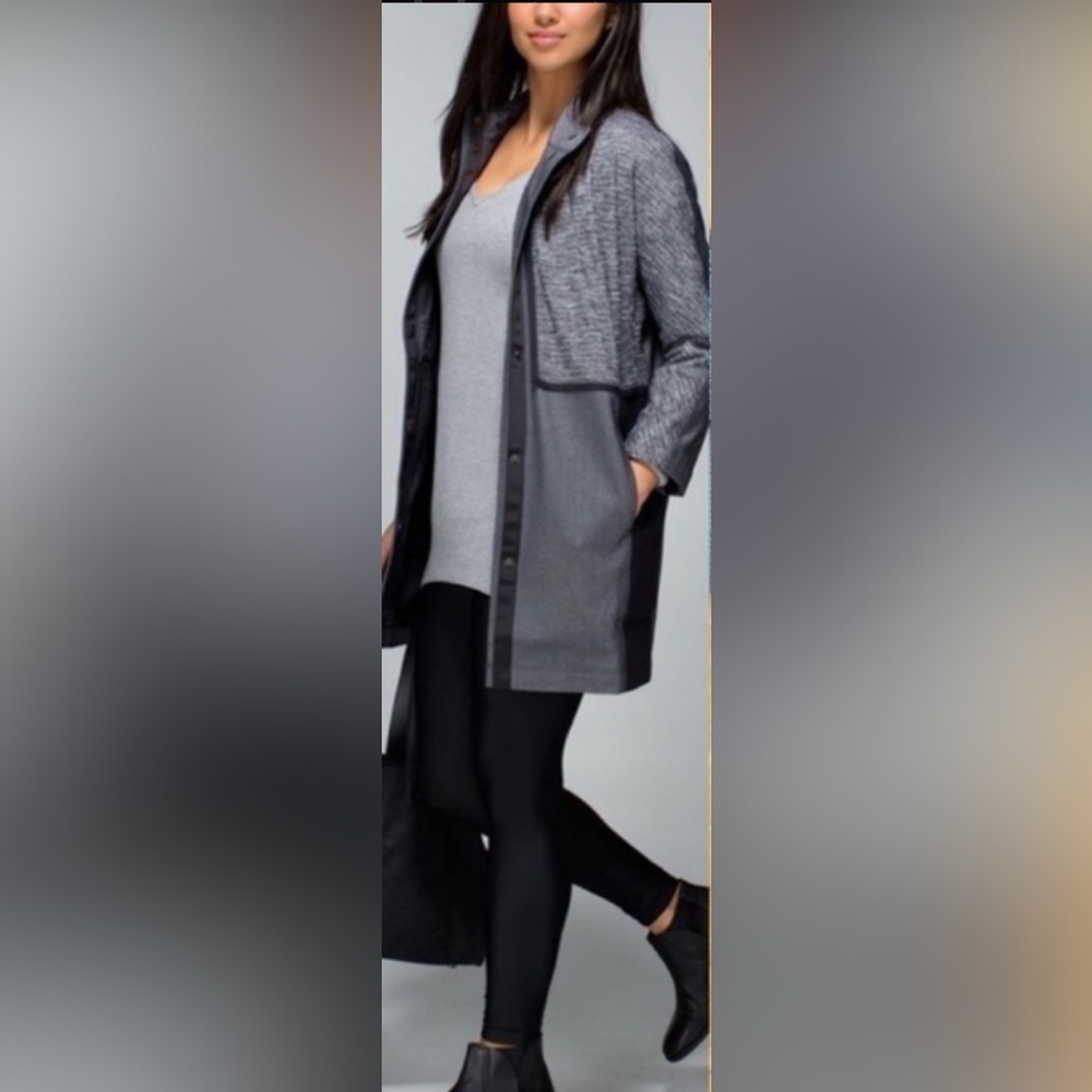 Like new lululemon car cocoon coat grey logo spring designer winter activewear